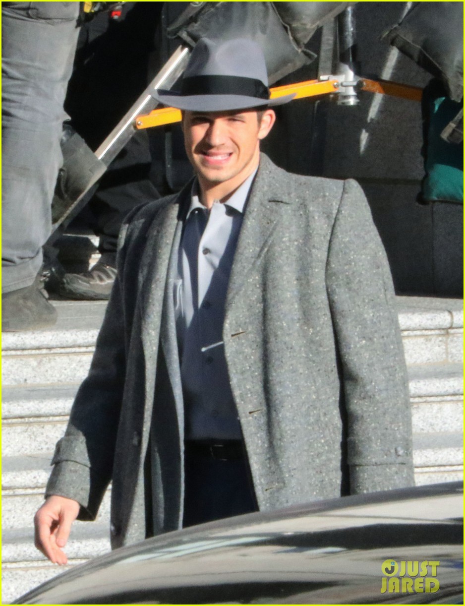 matt lanter gets into character on the set of timeless 023852278
