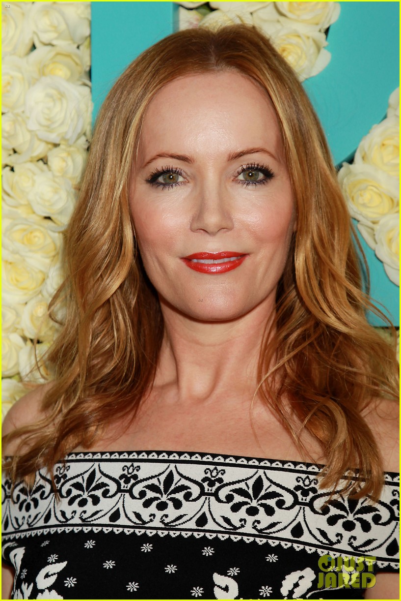leslie mann supports judd apatow at girls season 6 premiere 08