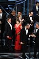 moonlight team accepts best picture after wrong winner announced 03