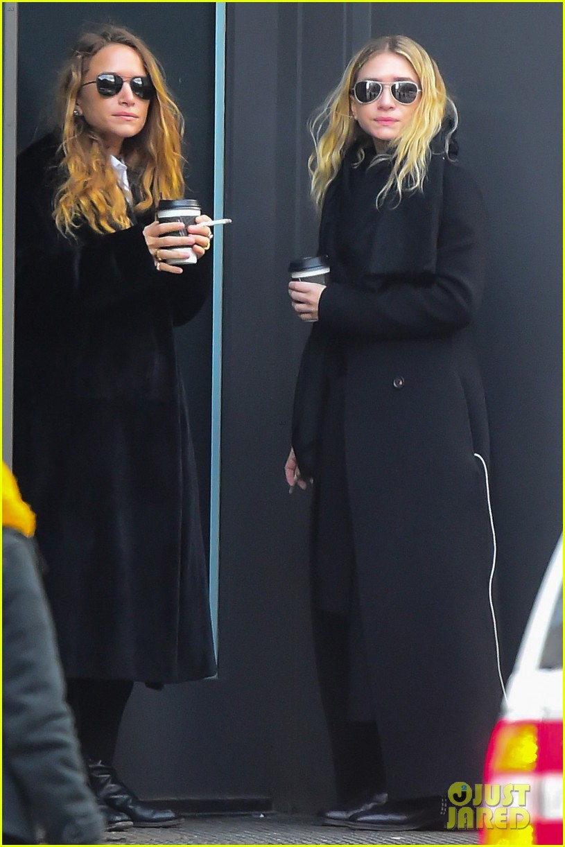 mary kate and ashley olsen show off latest collection for the row at new york fashion week 053859449