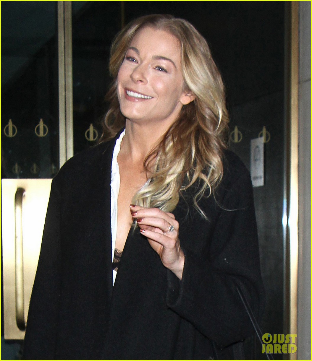 leann rimes says she has let go of her ego 04