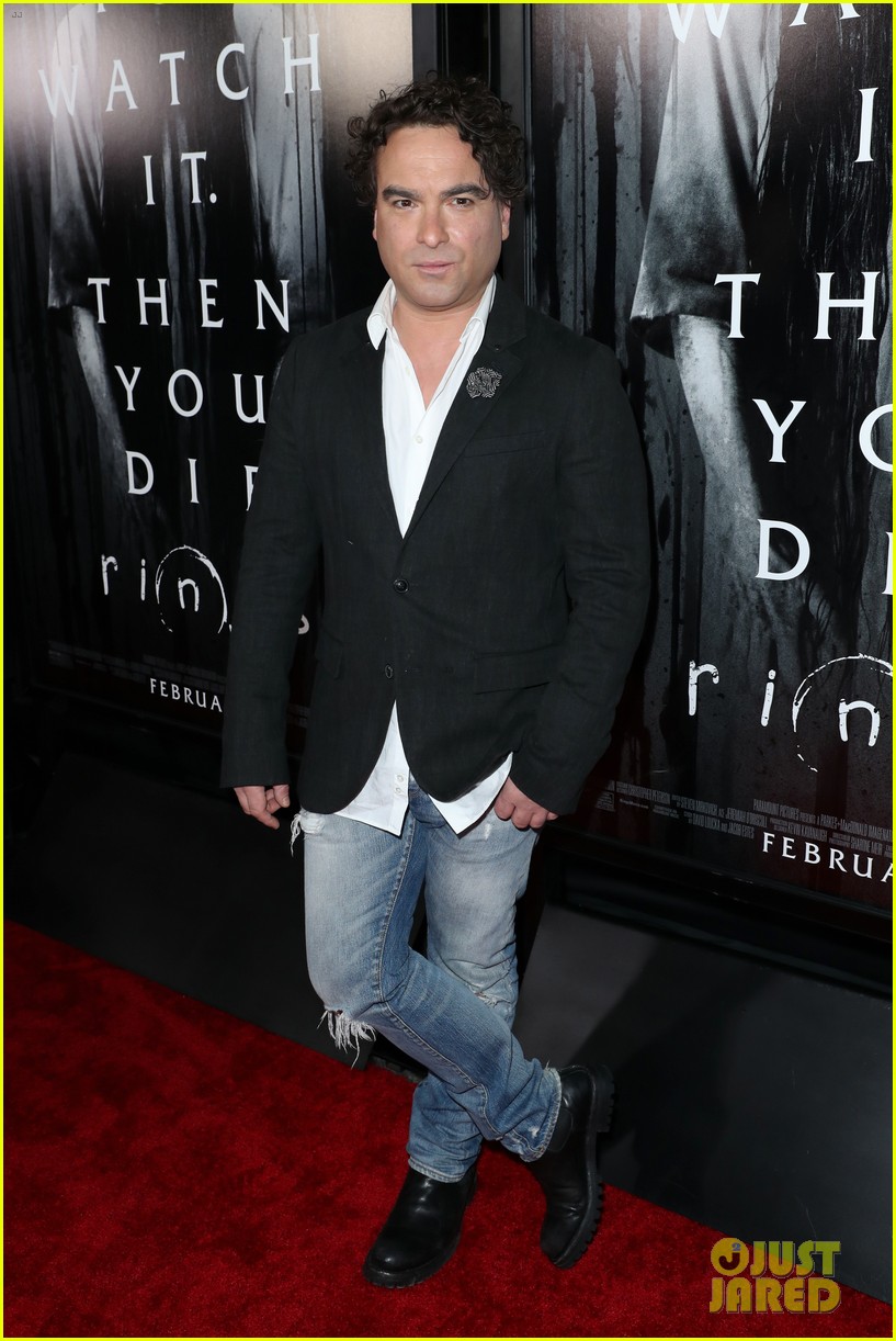 Alex Roe Debuts New Silver Hair at 'Rings' Premiere!: Photo 3852454 ...