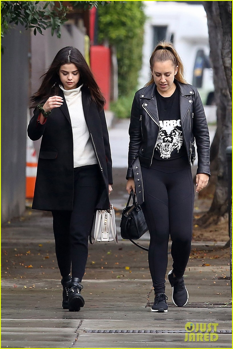 Selena Gomez Is Selling Her Texas Home! : Photo 3863418 | Selena Gomez