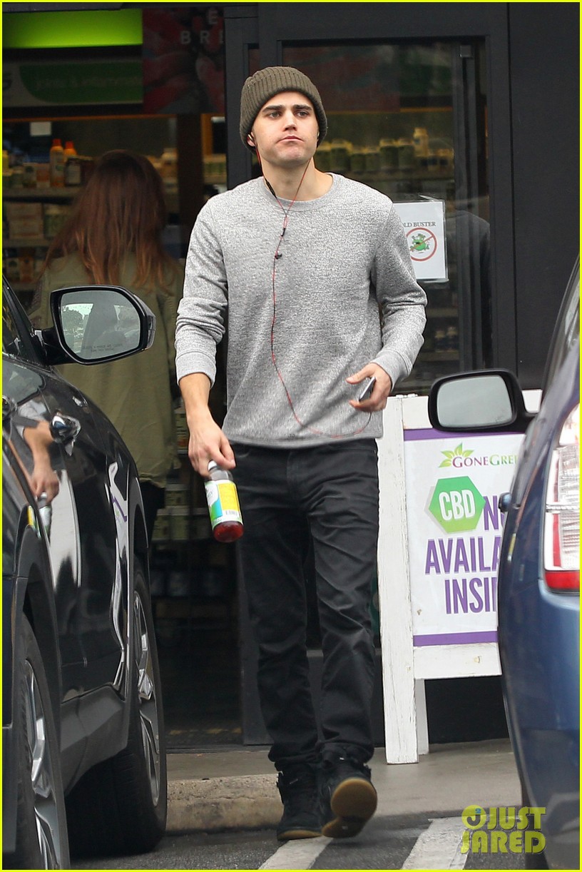 paul wesley steps out after wrapping final season vampire diaries 03