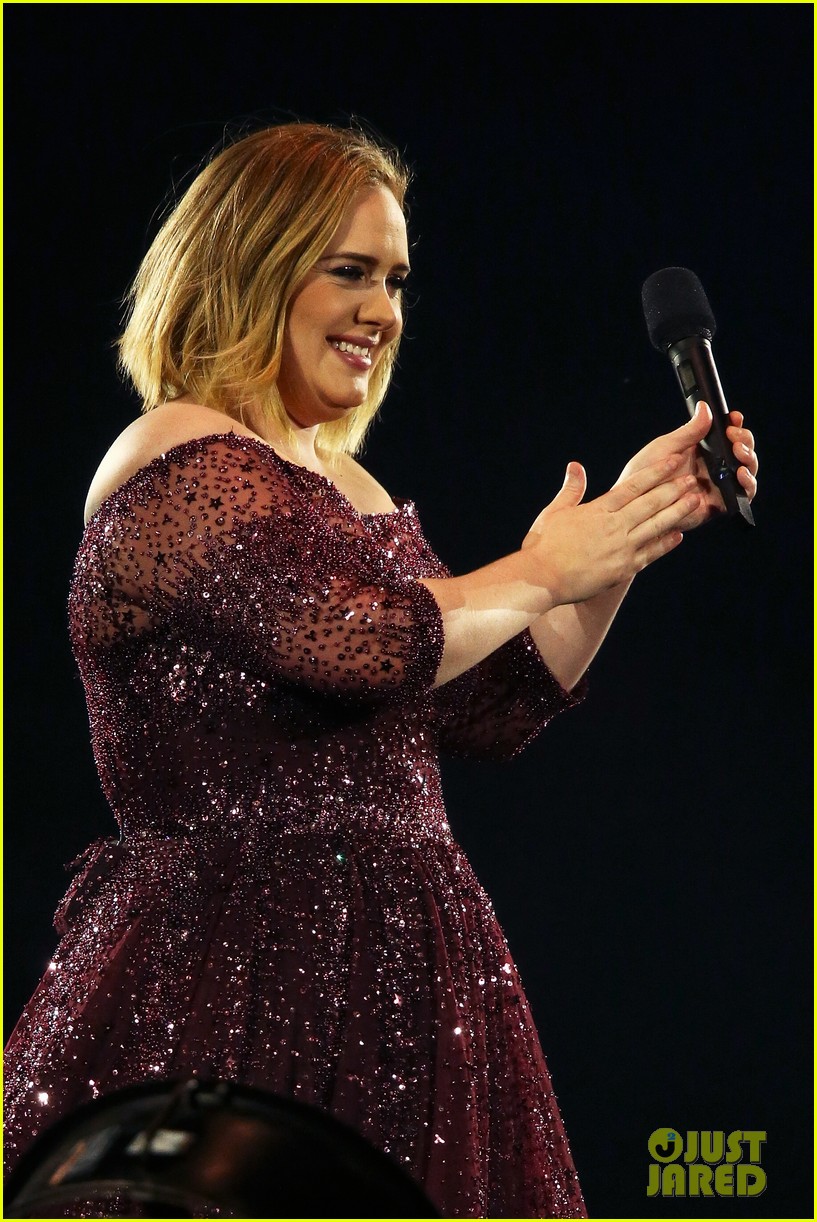 adele says she may never tour again 023878892