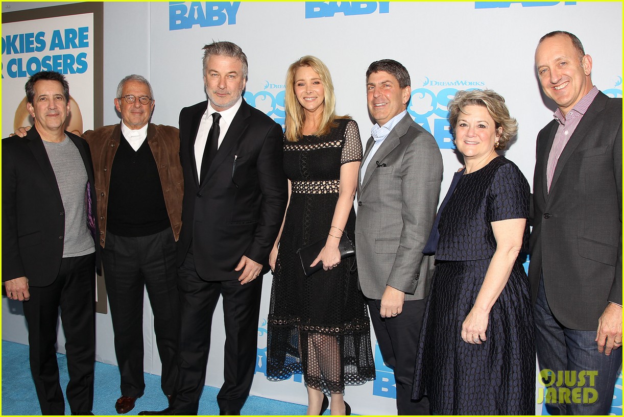 alec baldwin brings the family to baby boss premiere 193876791