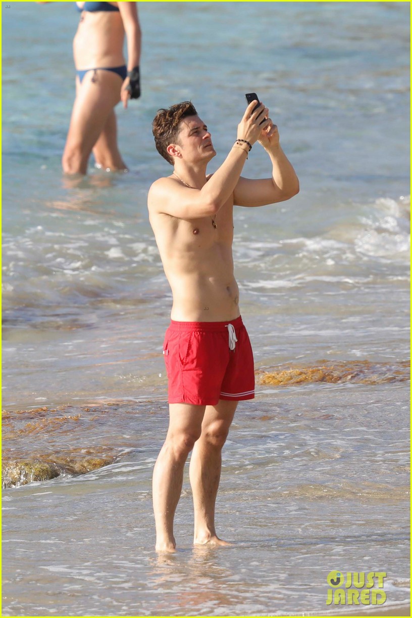 orlando bloom goes paddle boarding but keeps his shorts on 013876670