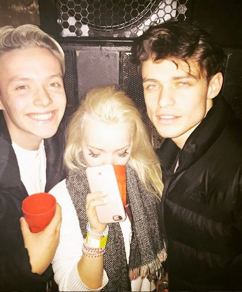dove cameron reveals shes in love with bf thomas doherty 043873938