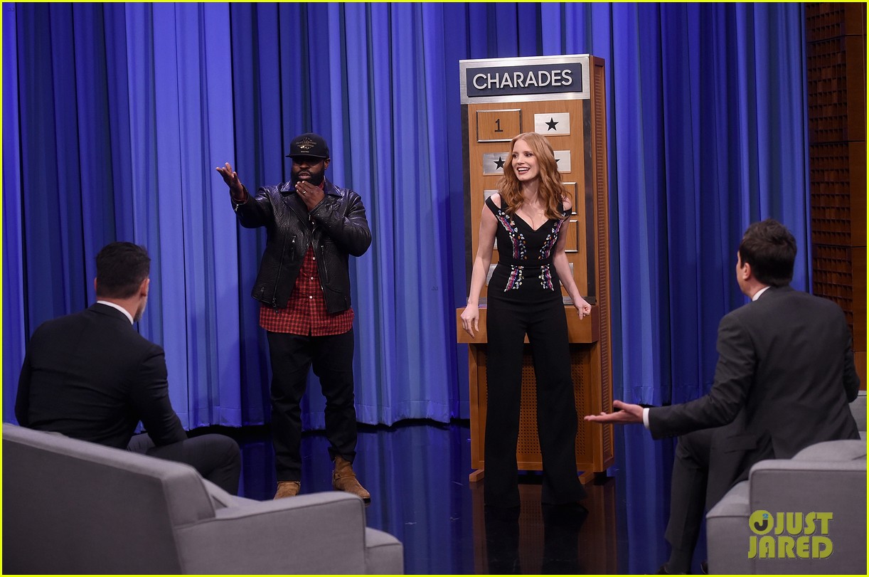 Jessica Chastain & Joe Manganiello Face Off in Charades on 'Fallon