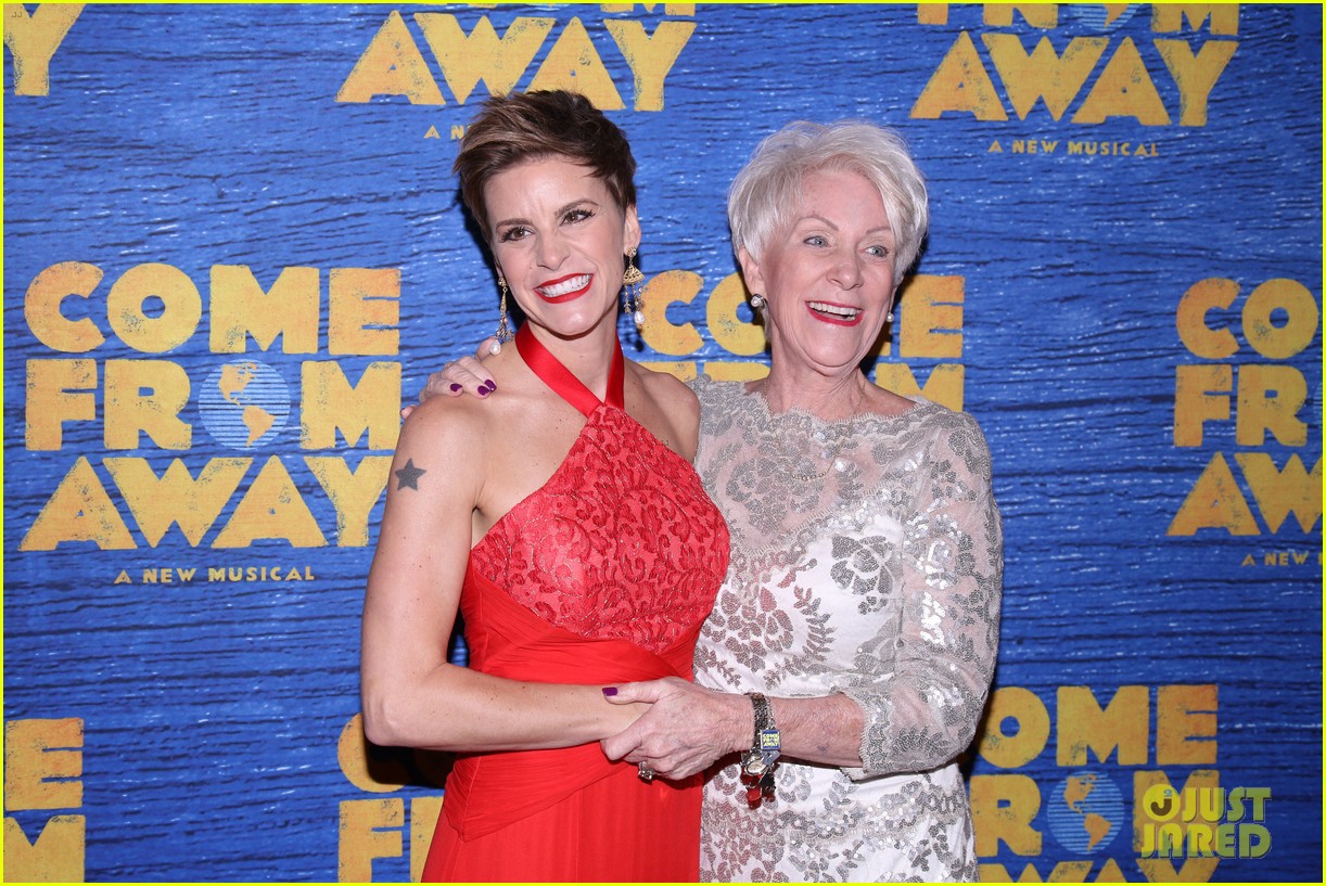 come from away broadway rave reviews 043873317