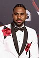 jason derulo leaves socks at home for iheartradio music awards 2017 04