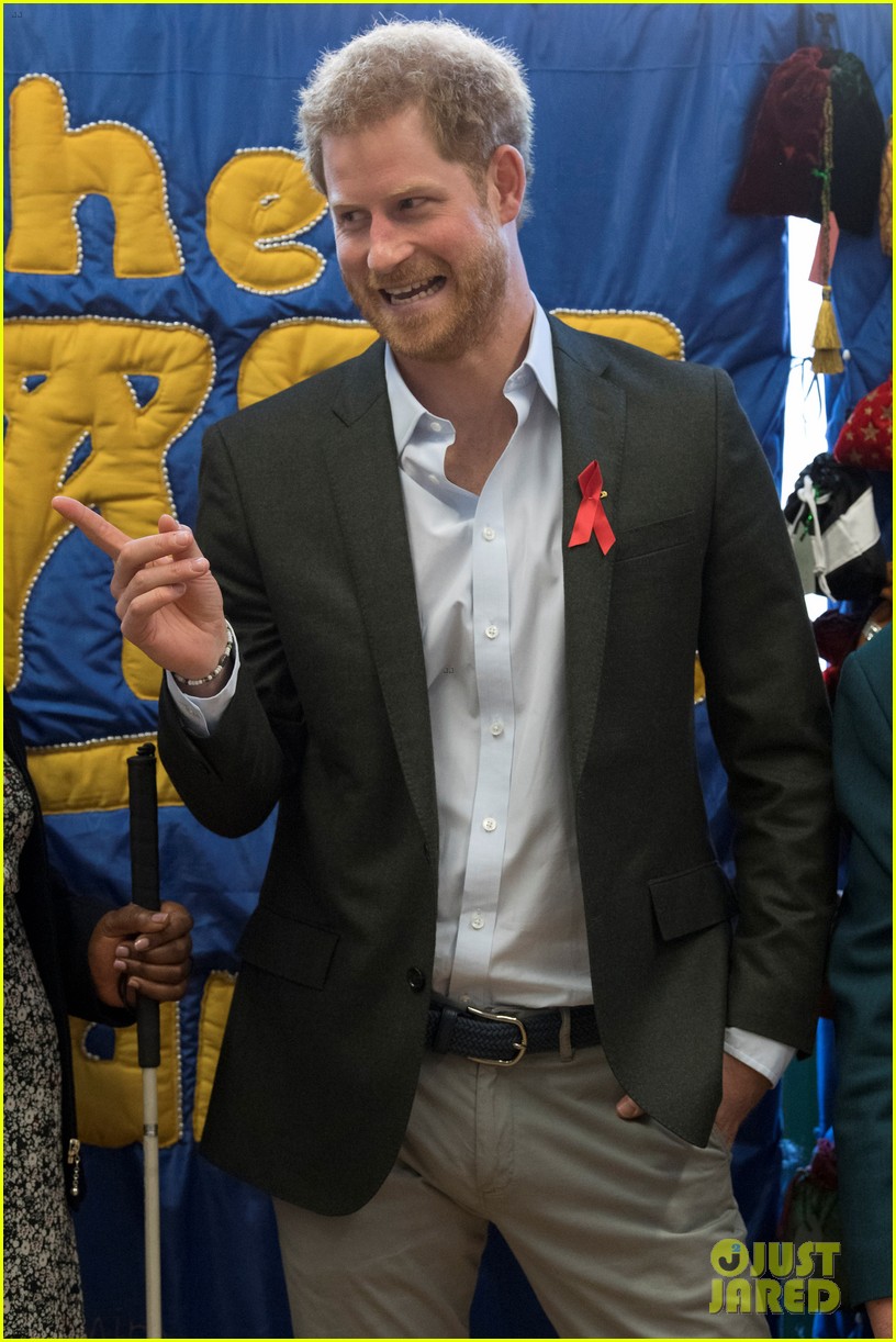 prince harry follows in mom princess dianas footsteps with hiv charity visit 02