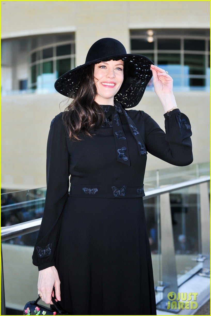 liv tyler finace dave gardner couple up at horse race 023874419