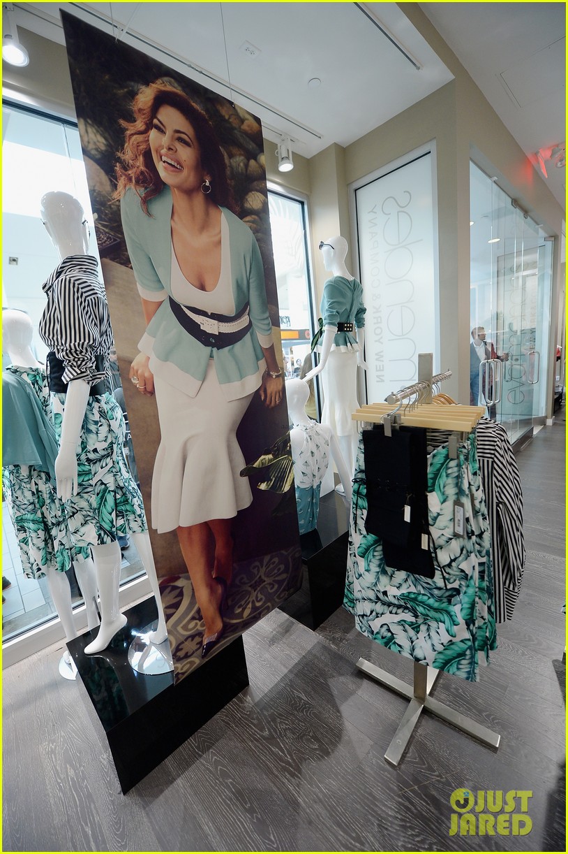 Eva Mendes Makes First Public Appearance in Six Months, Looks Stunning