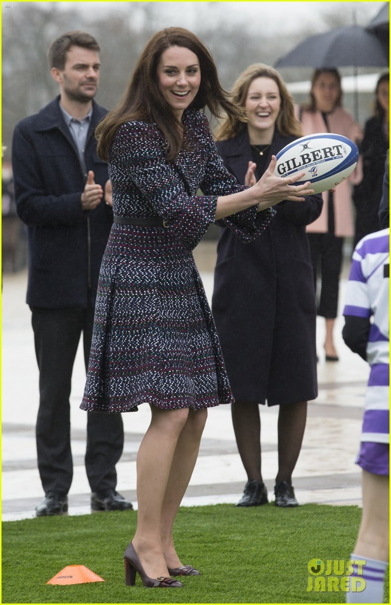 kate middleton prince william join rugby team eiffel tower 22