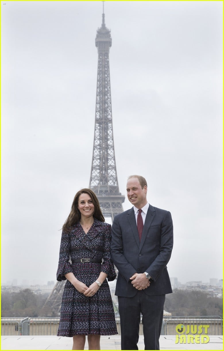 kate middleton prince william join rugby team eiffel tower 25