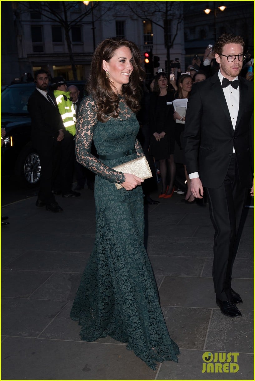 Kate Middleton Meets Alexa Chung, Views Art at Portrait Gallery Photo