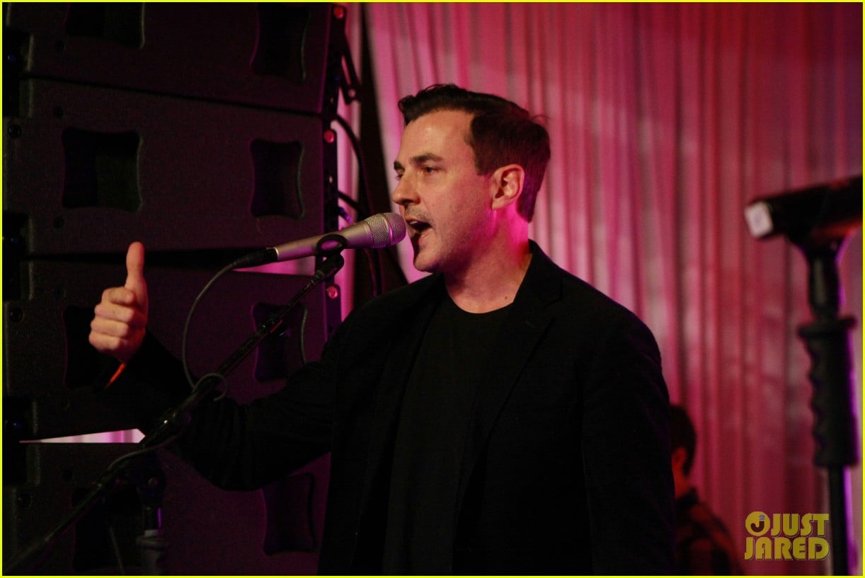 singer tommy page dead of apparent suicide at 46 023869843