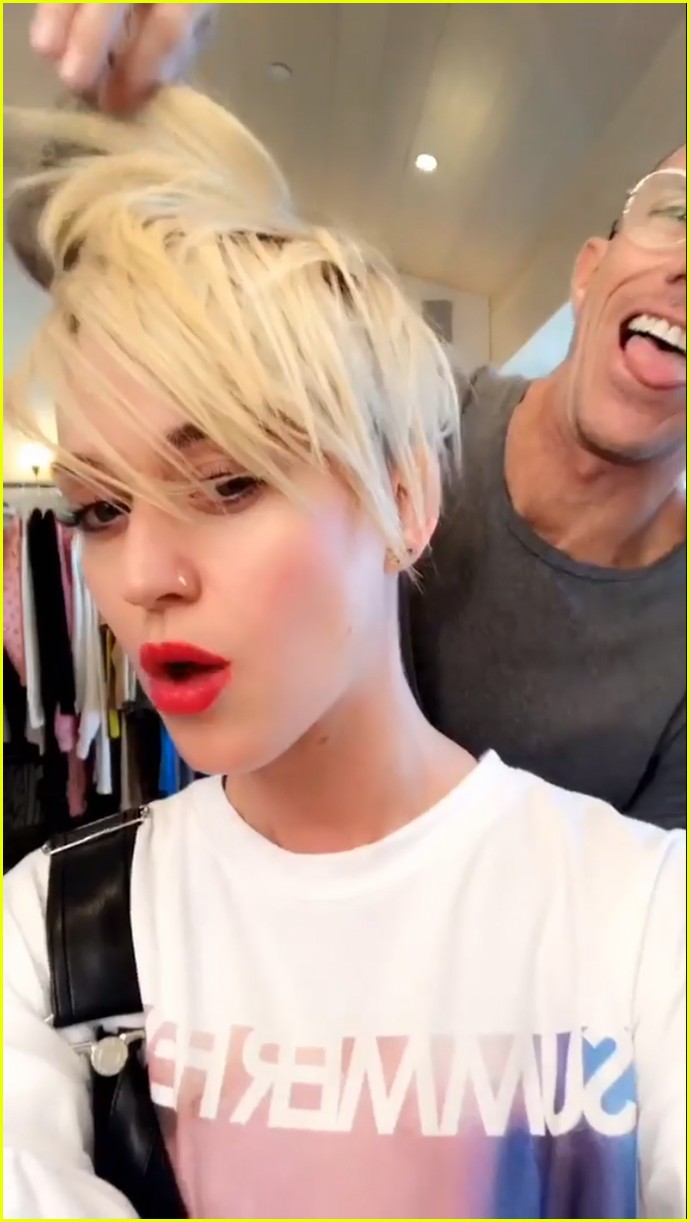 Katy Perry Debuts New Short Haircut, Channels Miley Cyrus! Photo