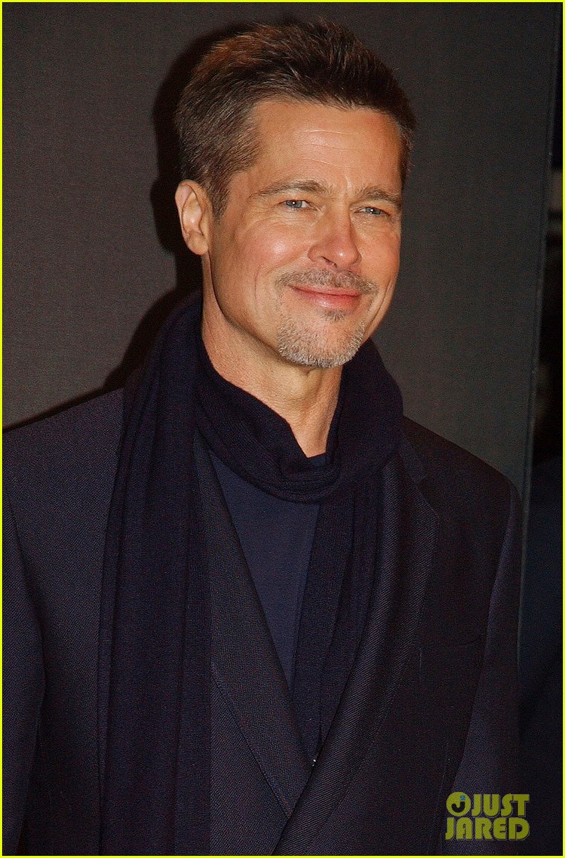 Brad Pitt Picks Up Sculpting as His New Hobby! Photo 3877047 Brad(02)