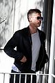 brad pitt appears slimmed down in new photos 04