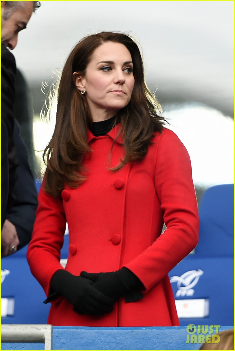 prince william kate middleton watch a rugby match during their paris visit 023875803