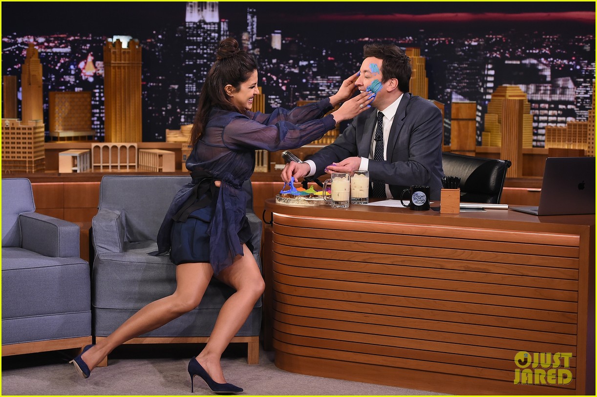 Priyanka Chopra Celebrates Holi With Jimmy Fallon: Photo 3873478