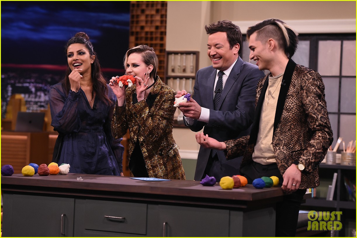Photo: priyanka chopra celebrates holi with jimmy fallon 05 | Photo