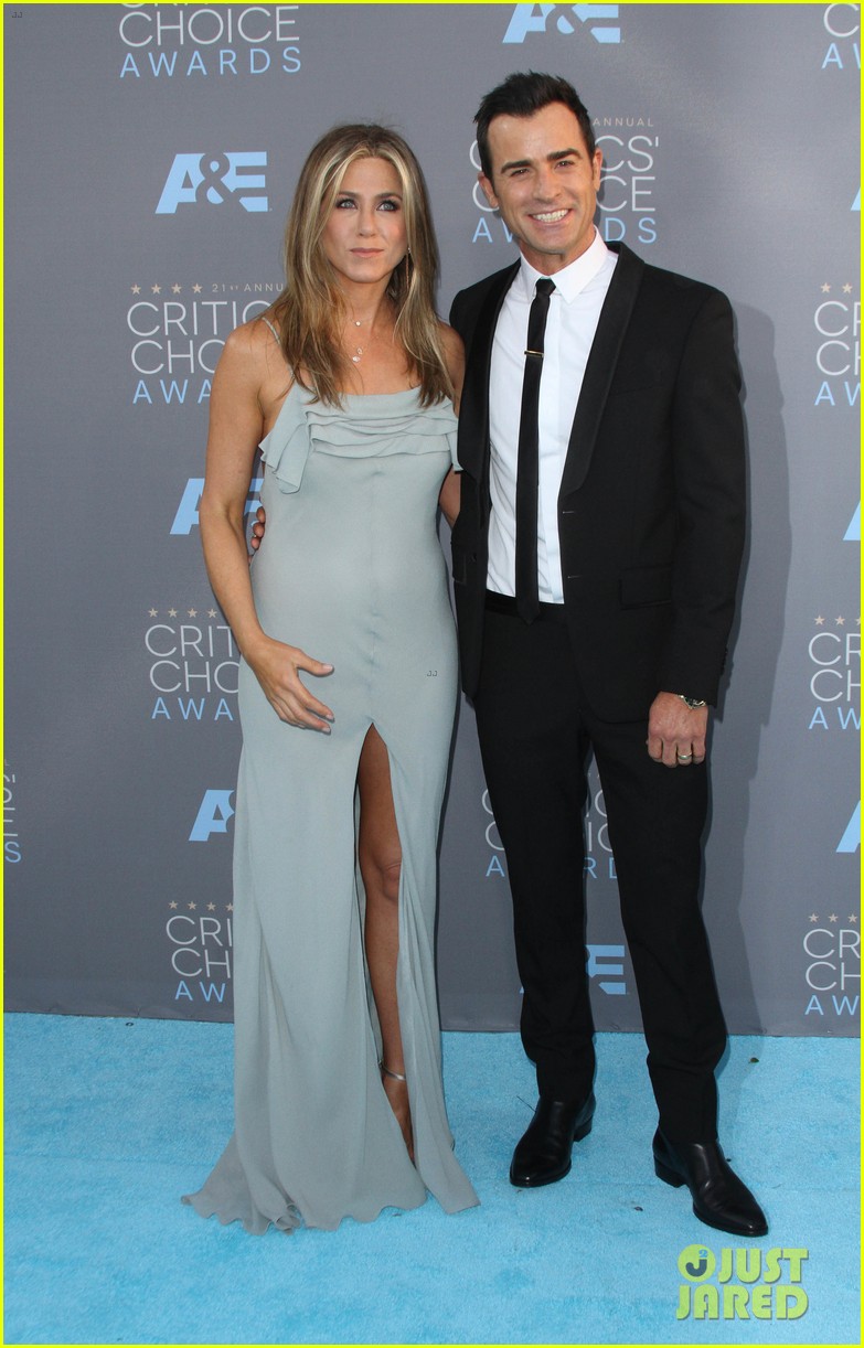 Justin Theroux Opens Up About His & Jennifer Aniston's Secret Wedding