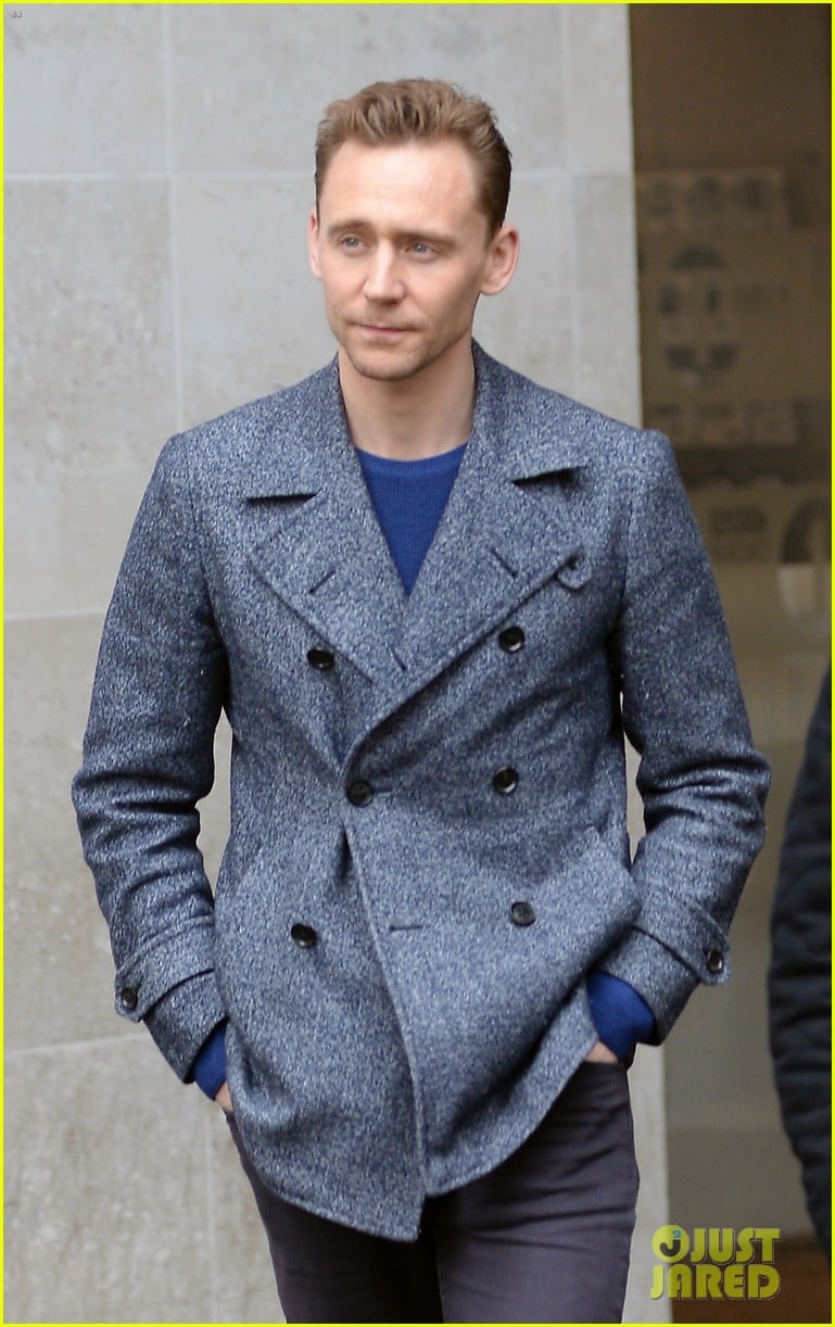 tom hiddleston responds to rumors hell be playing james bond 01