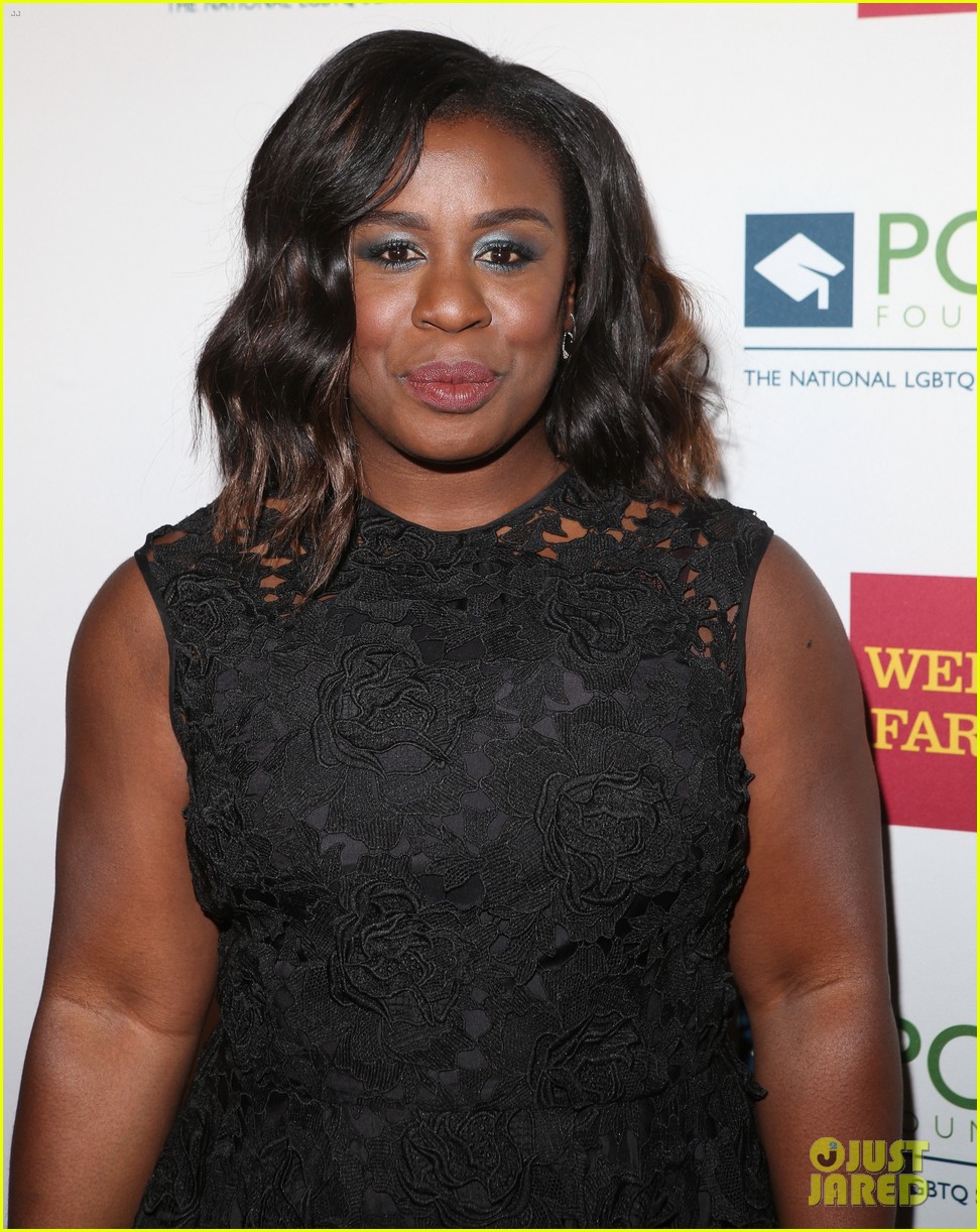 uzo aduba gets honored with courage award at point honors gala 2017 05