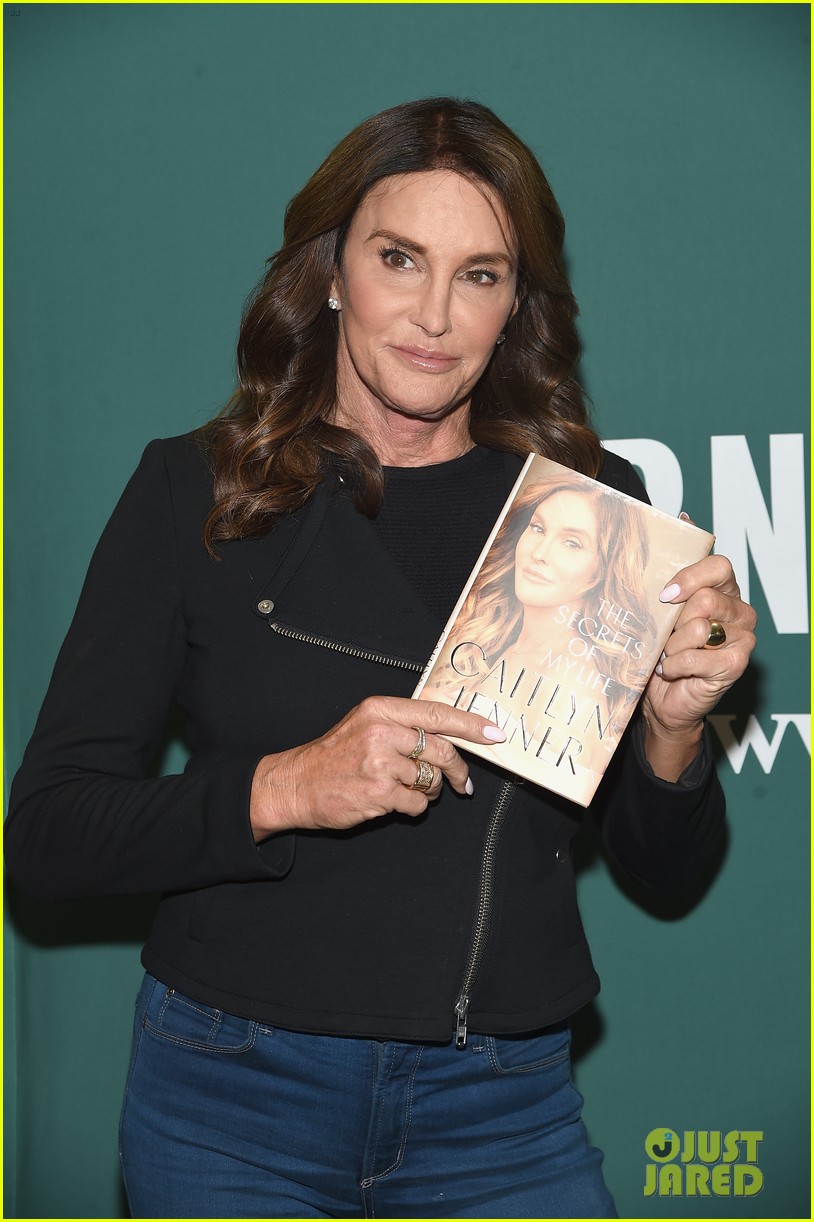 caitlyn jenner book signing nyc 013890920