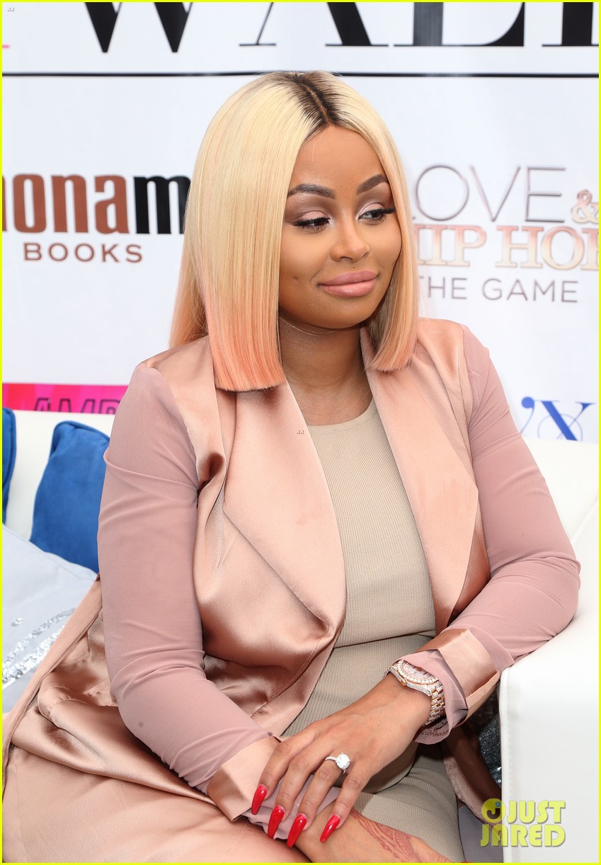 Blac Chyna's Request For Kardashian Name Trademark Denied Photo(01)