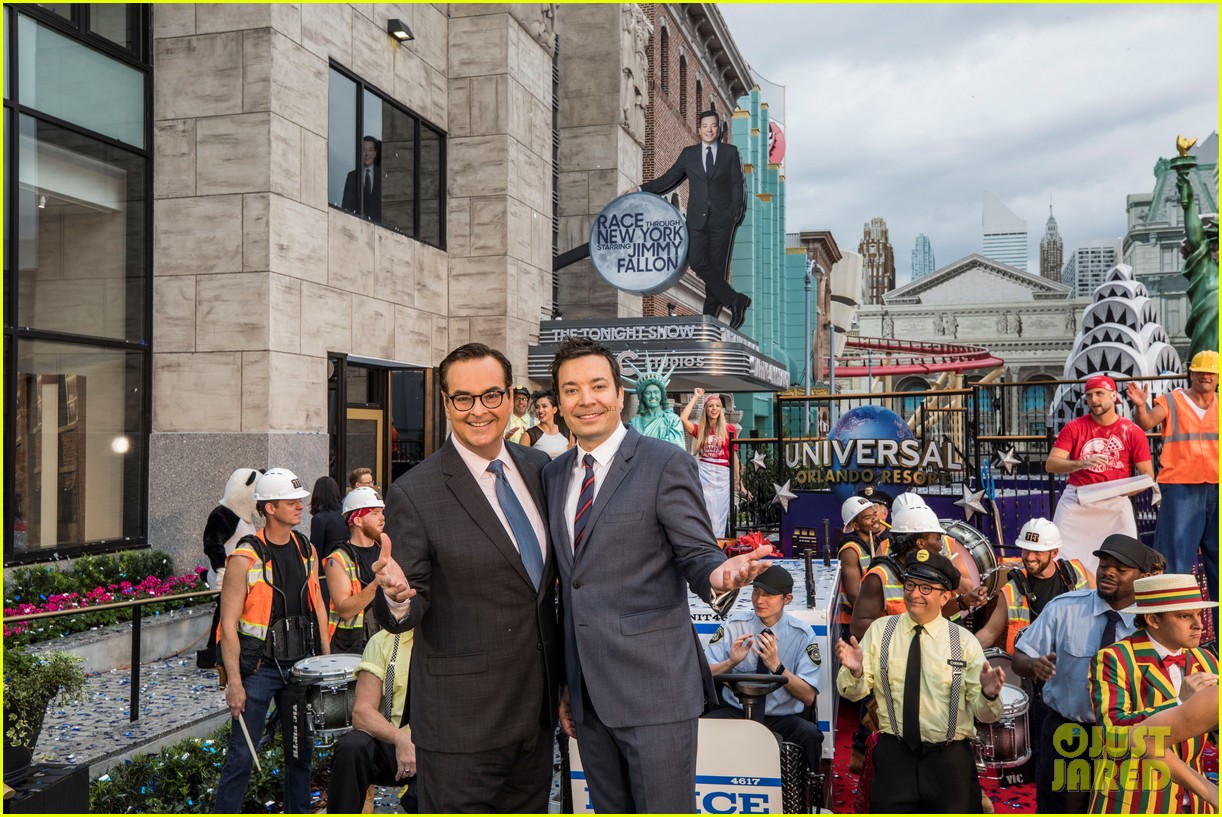 jimmy fallon brings his wife kids to ride opneing at universal orlando 133883296