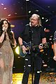 watch the bee gees barry gibb perform at grammy tribute 03