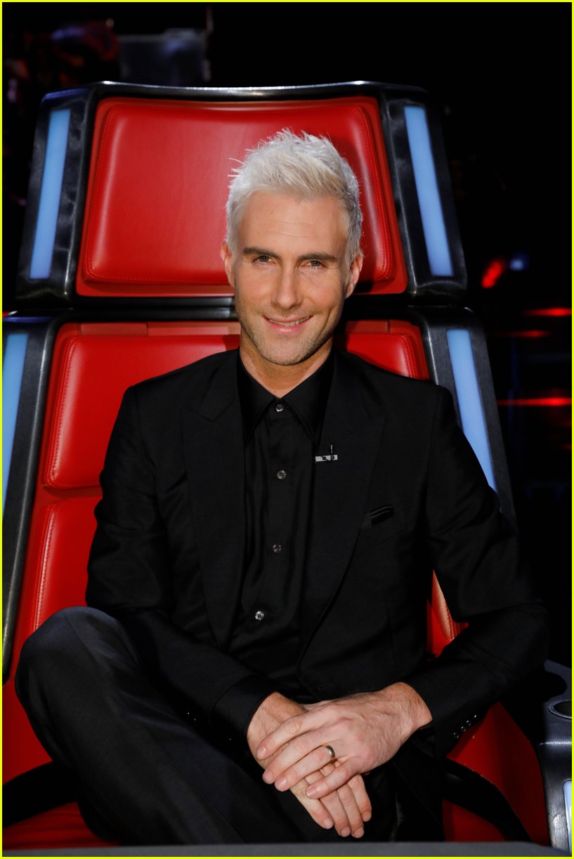 adam levine says dusty recognizes him with blonde hair 013887874