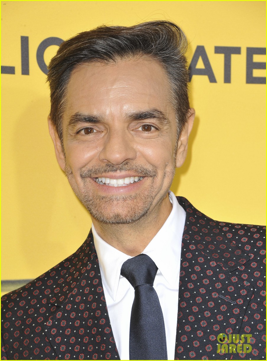 rob lowe joins how to be a latin lover cast at hollywood premiere 163891252