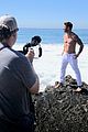 ryan phillippe shirtless beach shoot behind the scenes 07.