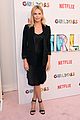 charlize theron britt robertson and ellie reed channel their inner girlboss at premiere 03