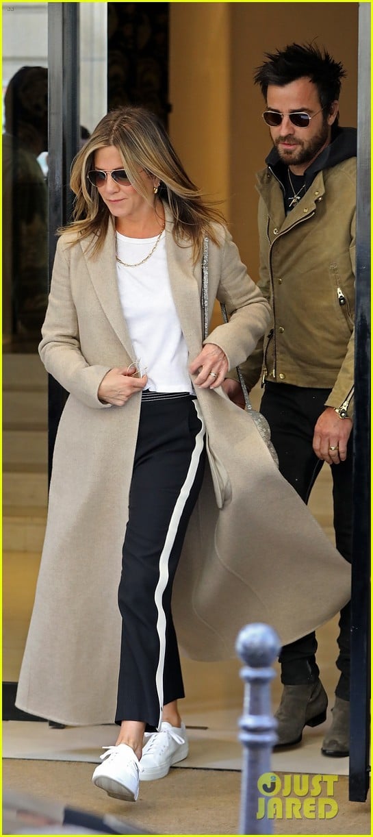 jennifer aniston justin theroux out in paris 033885099