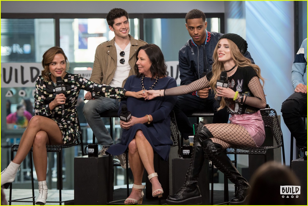 famous in love bella thorne nyc press 343887802