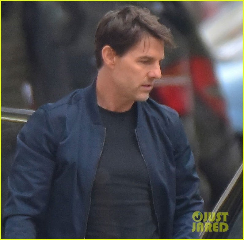 tom cruise car chase mission impossible 053884484