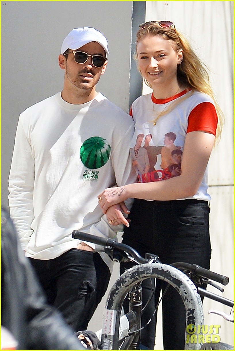 sophie turner displays love for joe jonas with message inked on her hand 033885893