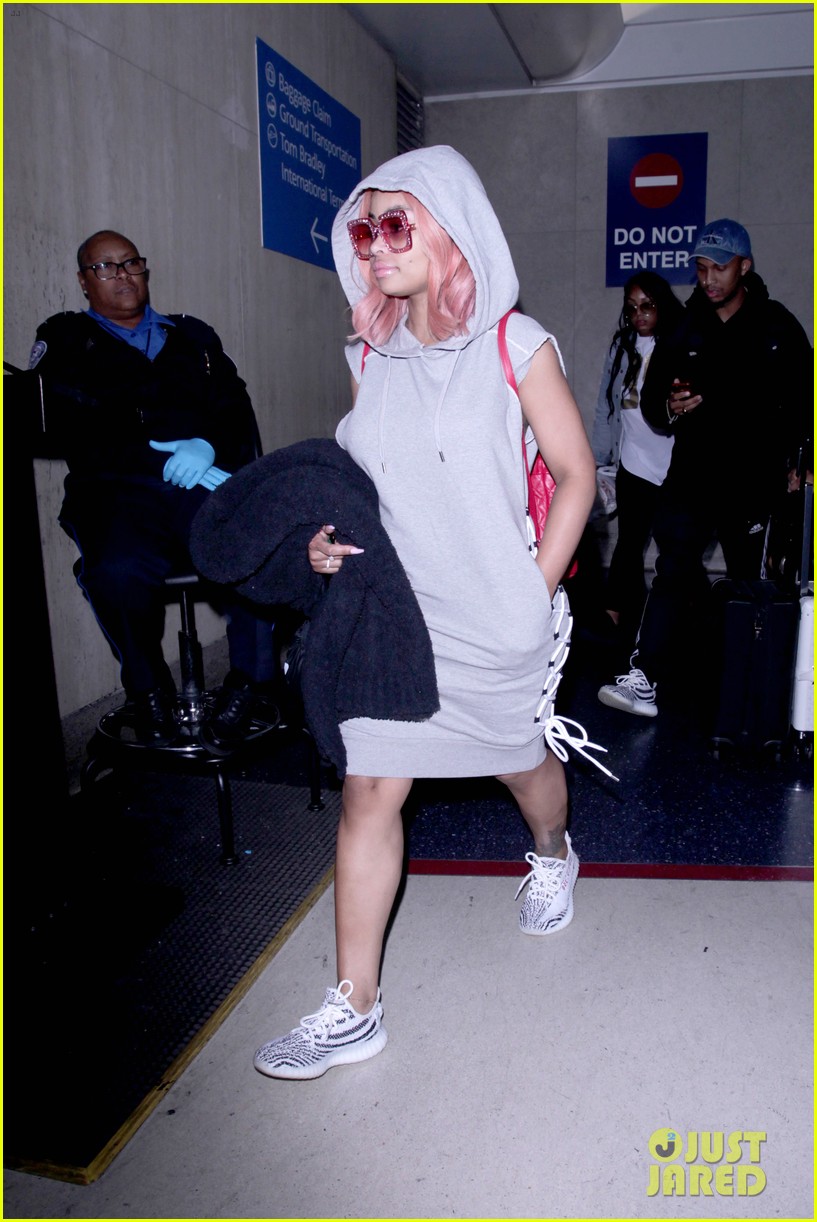 blac chyna arrives at lax airport 09