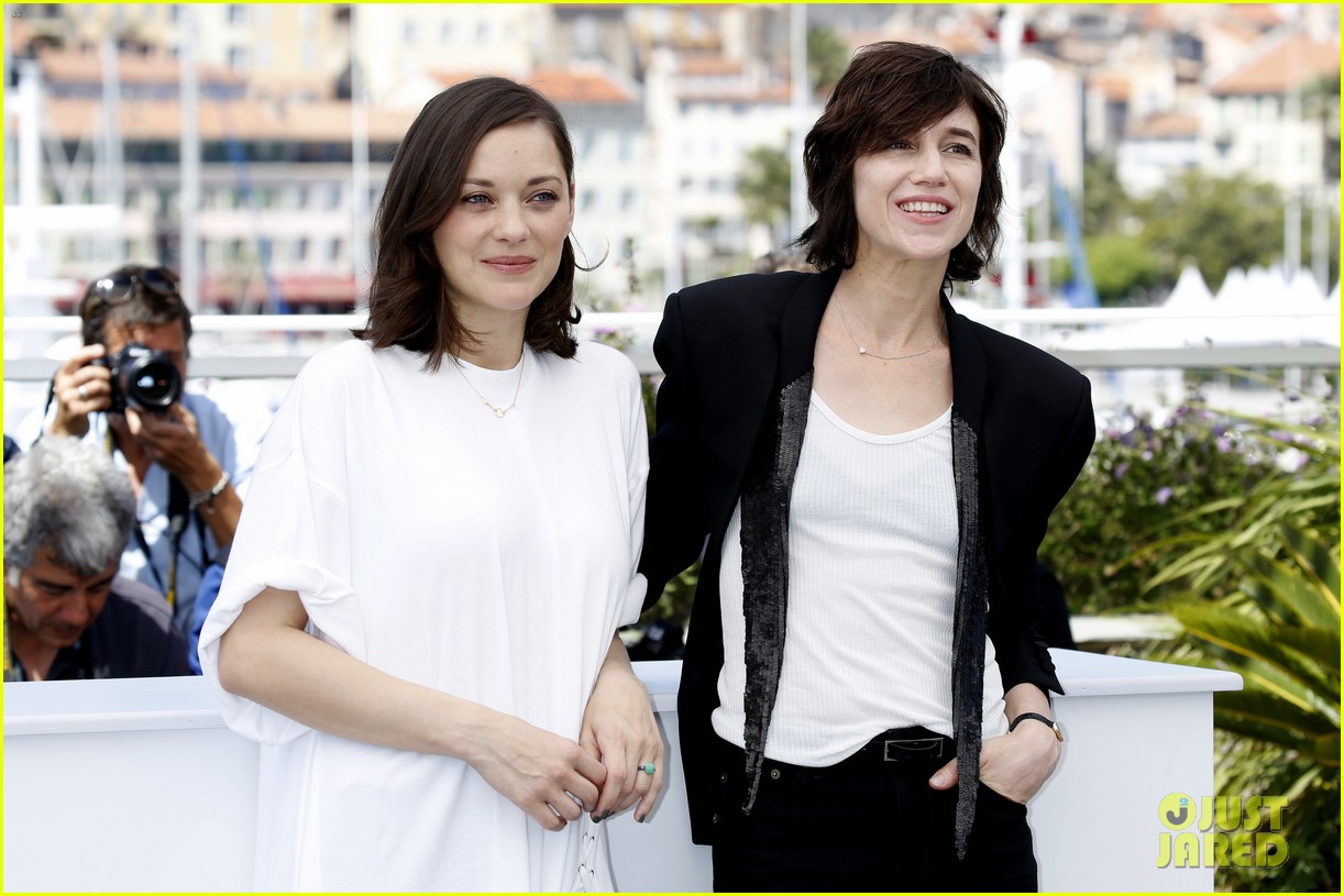 marion cotillard would love to be in more films with women actors 053900258