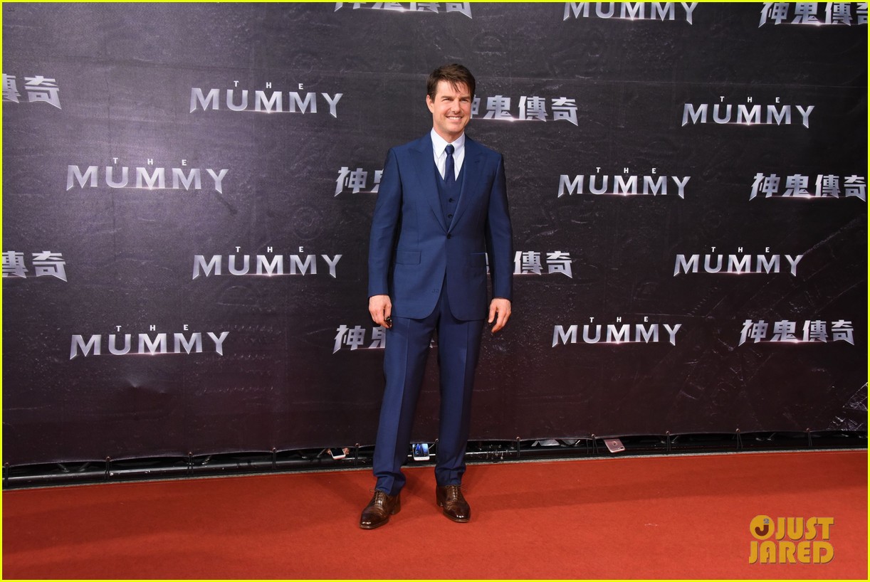 tom cruise the mummy cast promote the movie in taiwan 033906257