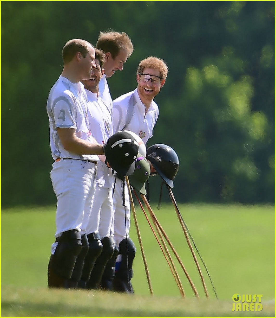 Prince Harry Kisses Megan Markle After Audi Polo Match Photo 3896071