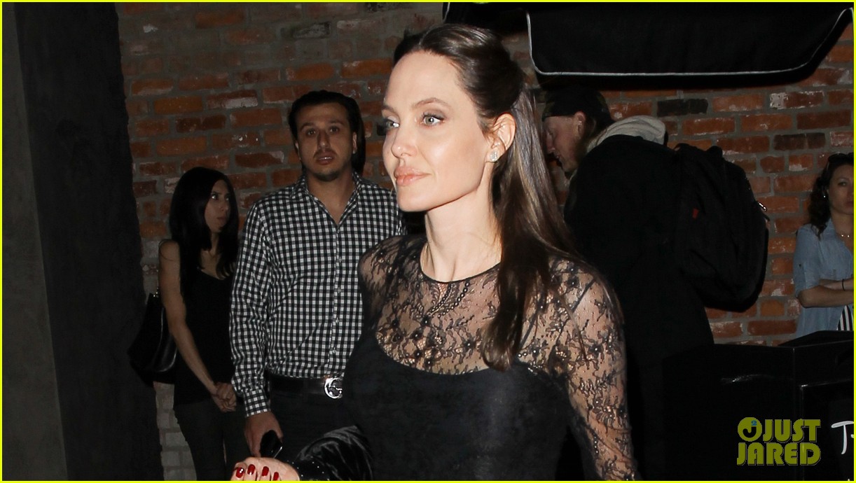 angelina jolie dinner mothers day 02