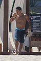 mario lopez goes shirtless on mdw vacation03