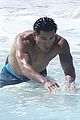 mario lopez goes shirtless on mdw vacation05